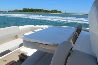 Thumbnail von Boston Whaler 330 Outrage