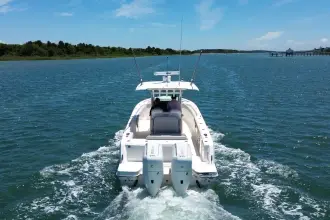 Thumbnail von Boston Whaler 330 Outrage