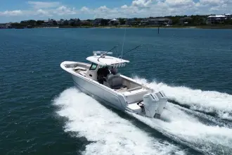 Thumbnail von Boston Whaler 330 Outrage