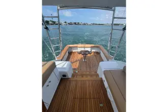 Thumbnail von Miller Marine 36 Express