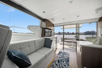 Thumbnail von Cruisers Yachts 46 Cantius