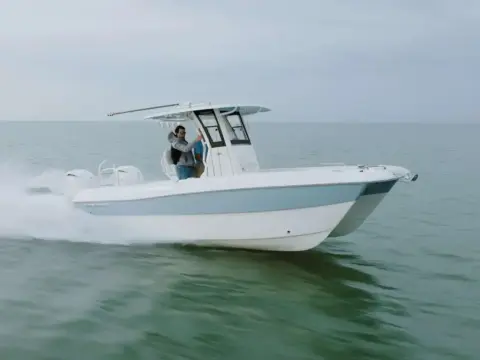 World Cat 235 TE