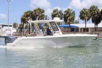 Robalo R272 Center Console