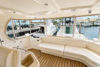 Thumbnail von Sea Ray 390 Motor Yacht