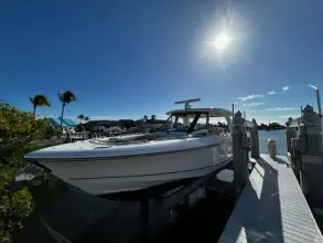 Thumbnail von Boston Whaler 350 Realm