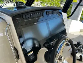 Thumbnail von Boston Whaler 350 Realm