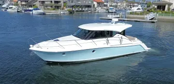 Tiara Yachts 39 Coupe