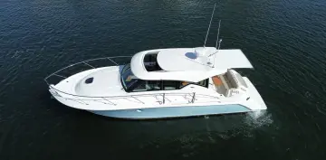 Thumbnail von Tiara Yachts 39 Coupe
