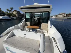 Thumbnail von Tiara Yachts 39 Coupe