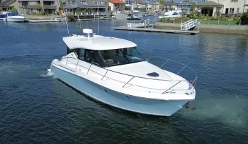Thumbnail von Tiara Yachts 39 Coupe