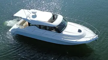 Thumbnail von Tiara Yachts 39 Coupe