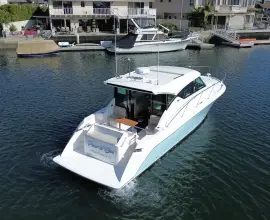 Thumbnail von Tiara Yachts 39 Coupe