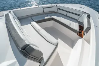 Thumbnail von Tiara Yachts 38 LS