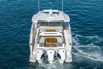 Thumbnail von Tiara Yachts 38 LS