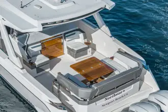 Thumbnail von Tiara Yachts 38 LS