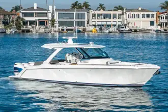 Thumbnail von Tiara Yachts 38 LS