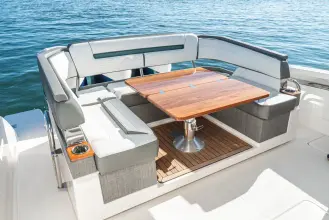 Thumbnail von Tiara Yachts 38 LS