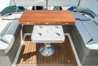 Thumbnail von Tiara Yachts 38 LS