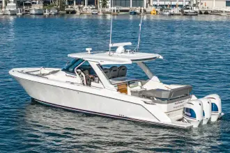 Thumbnail von Tiara Yachts 38 LS
