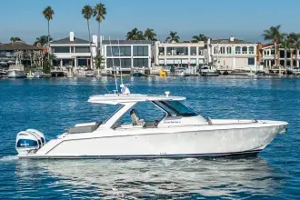 Thumbnail von Tiara Yachts 38 LS