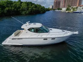 Thumbnail von Tiara Yachts 3900 Sovran