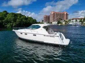 Thumbnail von Tiara Yachts 3900 Sovran