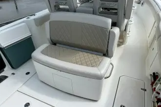 Thumbnail von Boston Whaler 330 Outrage