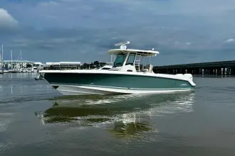 Thumbnail von Boston Whaler 330 Outrage