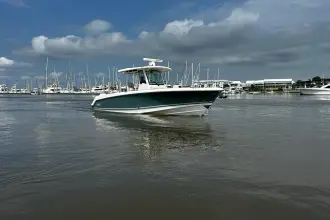 Thumbnail von Boston Whaler 330 Outrage