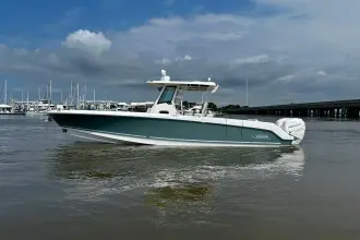Thumbnail von Boston Whaler 330 Outrage