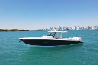 Pursuit S 378 Sport
