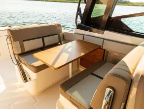 Thumbnail von Boston Whaler 330 Vantage