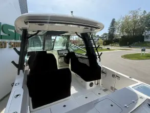 Thumbnail von Boston Whaler 330 Vantage