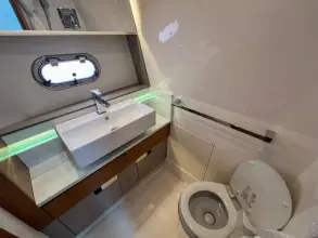 Thumbnail von Tiara Yachts 38 LS
