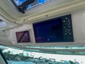 Thumbnail von Tiara Yachts 38 LS