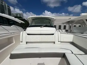 Thumbnail von Tiara Yachts 38 LS
