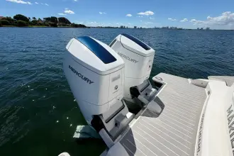 Thumbnail von Tiara Yachts 43LS MARILEE