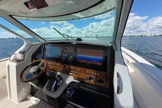 Thumbnail von Tiara Yachts 43LS MARILEE