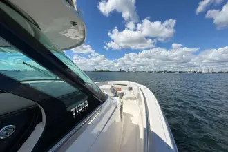 Thumbnail von Tiara Yachts 43LS MARILEE