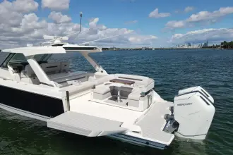 Thumbnail von Tiara Yachts 43LS MARILEE