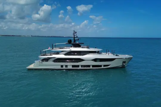 Majesty 120 "Sir Banyan"