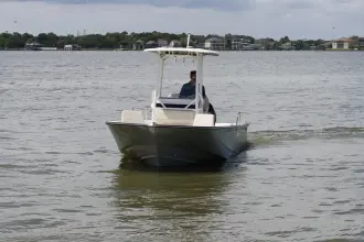 Thumbnail von Boston Whaler 210 Montauk