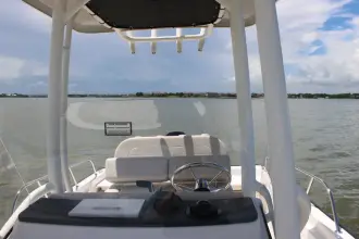Thumbnail von Boston Whaler 210 Montauk