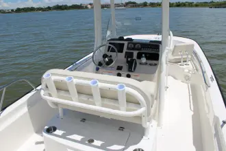 Thumbnail von Boston Whaler 210 Montauk