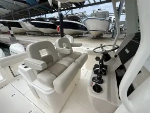 Thumbnail von Boston Whaler 280 Outrage