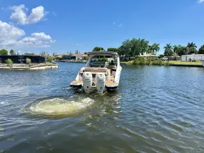 Thumbnail von Sea Ray SLX 310 Outboard