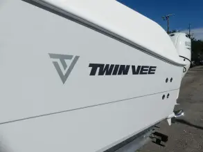 Thumbnail von Twin Vee 260 Center Console GFX