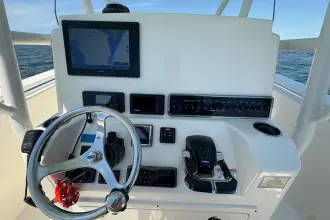 Thumbnail von Cobia 277 Center Console