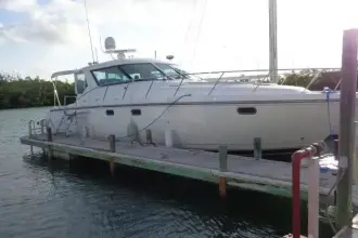 Thumbnail von Tiara Yachts 4400 Sovran