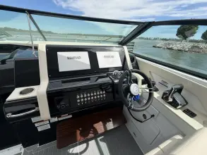 Thumbnail von Cruisers Yachts 38 GLS OB